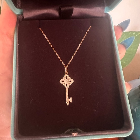 Tiffany Victoria key and chain - Picture 4 of 9